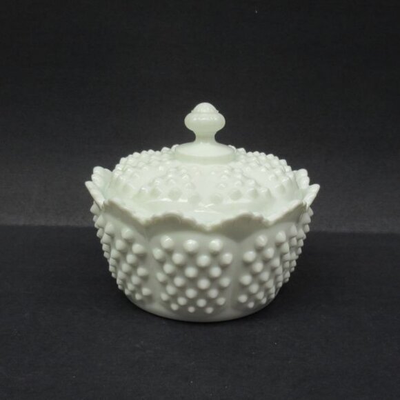 Fenton Art Glass Milk Glass White HOBNAIL 5 Inch Diameter Butter Tub with Lid - Picture 1 of 4